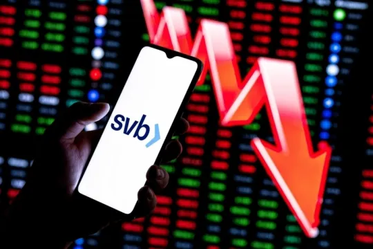 How social chatter triggered the second largest bank failure